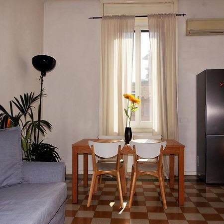 Incantevole Appartamento De Angeli Milan Bagian luar foto